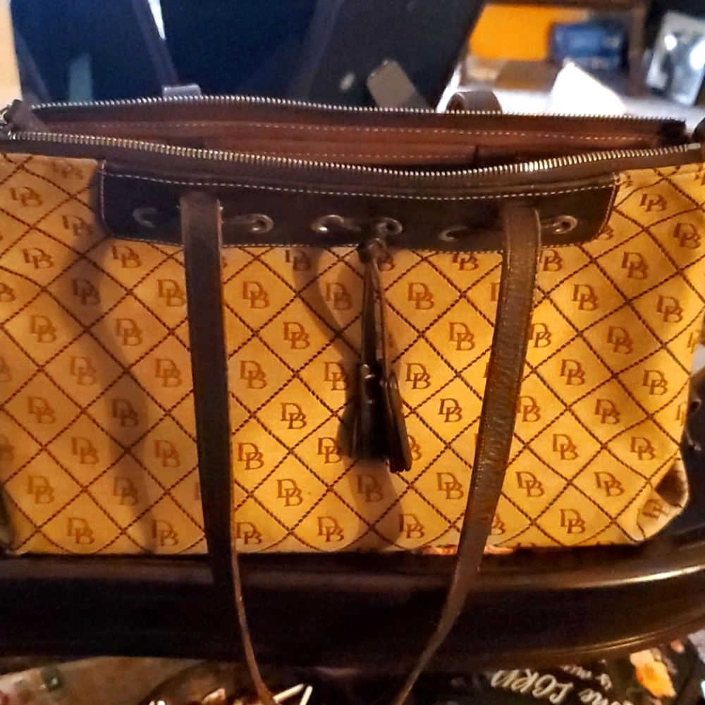 Dooney &Burke  Shoulder bag!!